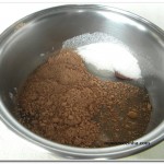 Bolo de chocolate feito com a calda (4)