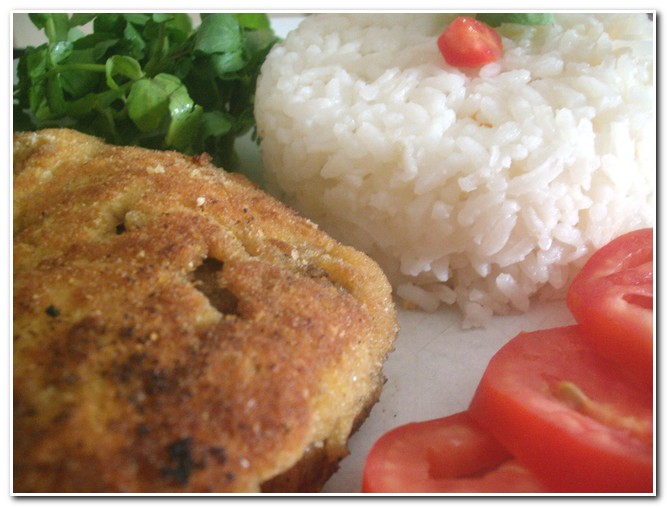 Aprenda uma nova receita de bife de fígado à milanesa