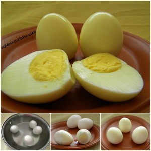prato com ovo cozido corta ao meio