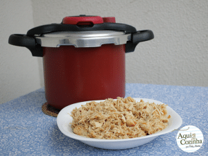 Panela de Pressão Frango Desfiado