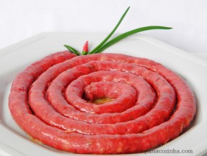 linguiça enrolada assada no forno