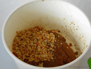 Biscoito integral feito com aveia e amendoim