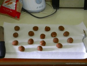 Biscoito integral feito com aveia e amendoim