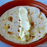 Receita de wrap feito com rúcula e tomate seco