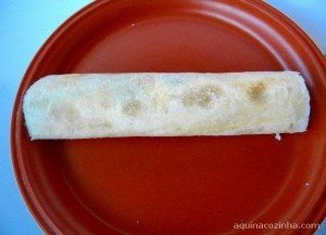 Receita de wrap feito com rúcula e tomate seco