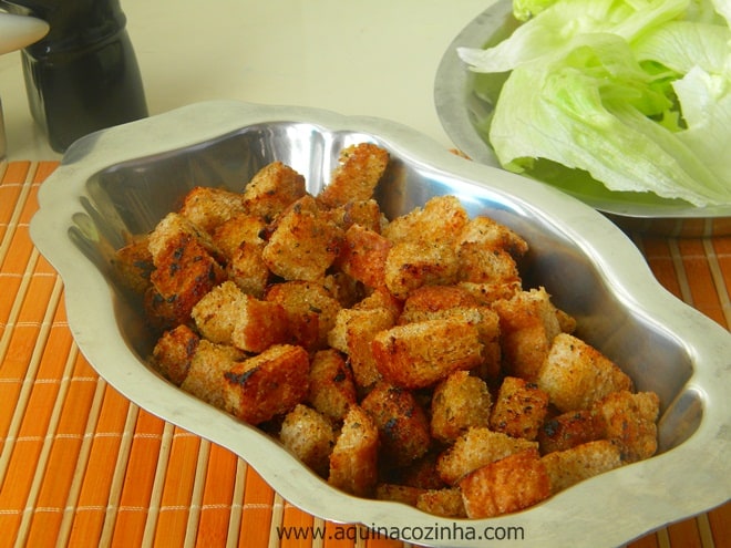 Como fazer croutons