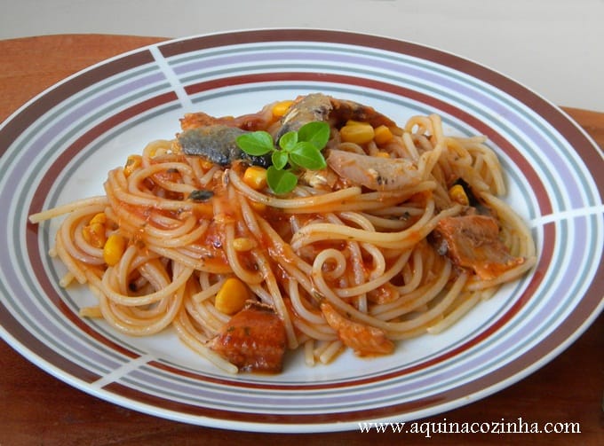 Macarrão com sardinha