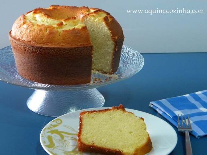 Bolo de trigo simples, muito fofinho e gostoso na batedeira