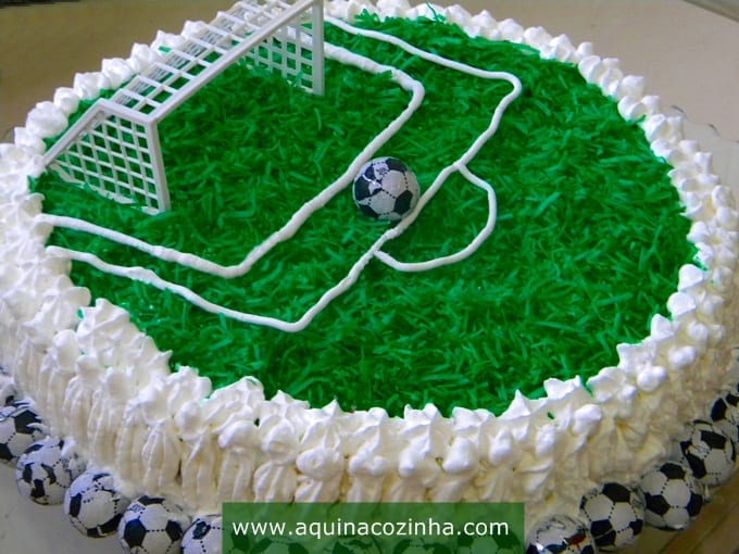 Bolo de Aniversário (de Futebol) - Aqui na Cozinha