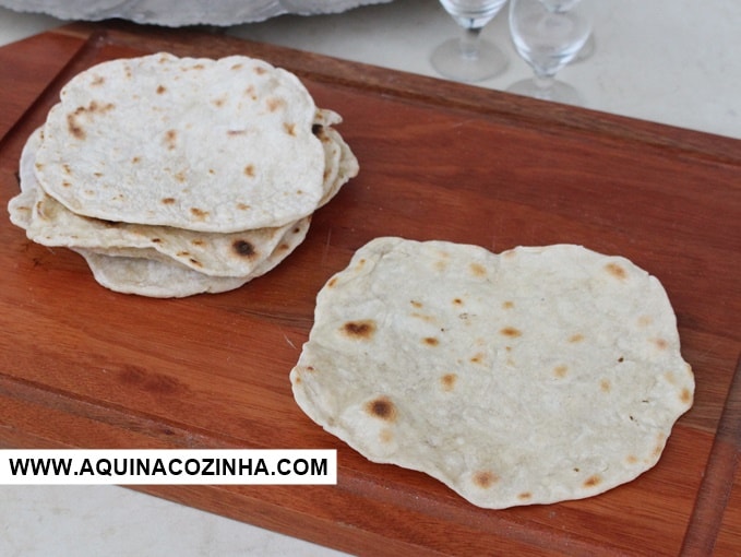 Pão ázimo, ou pão sem fermento, ou pão folha ou chapati